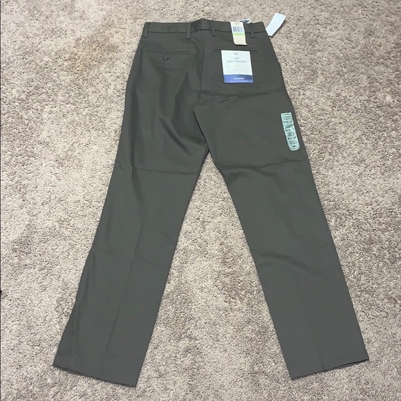Dockers khaki pants 30x32 straight fit - Picture 2 of 5